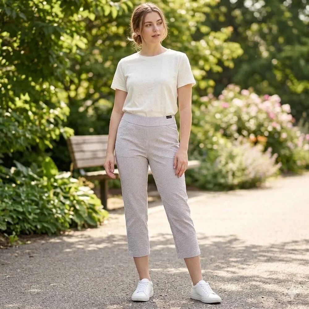 Hilary Radley size large tan & white capri pants pull on.